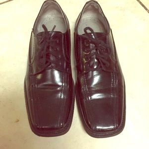 Boys dress shoes 4.5